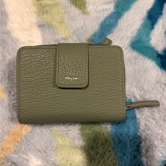 Co-Lab - Snap Wallet - Picture 1 of 6